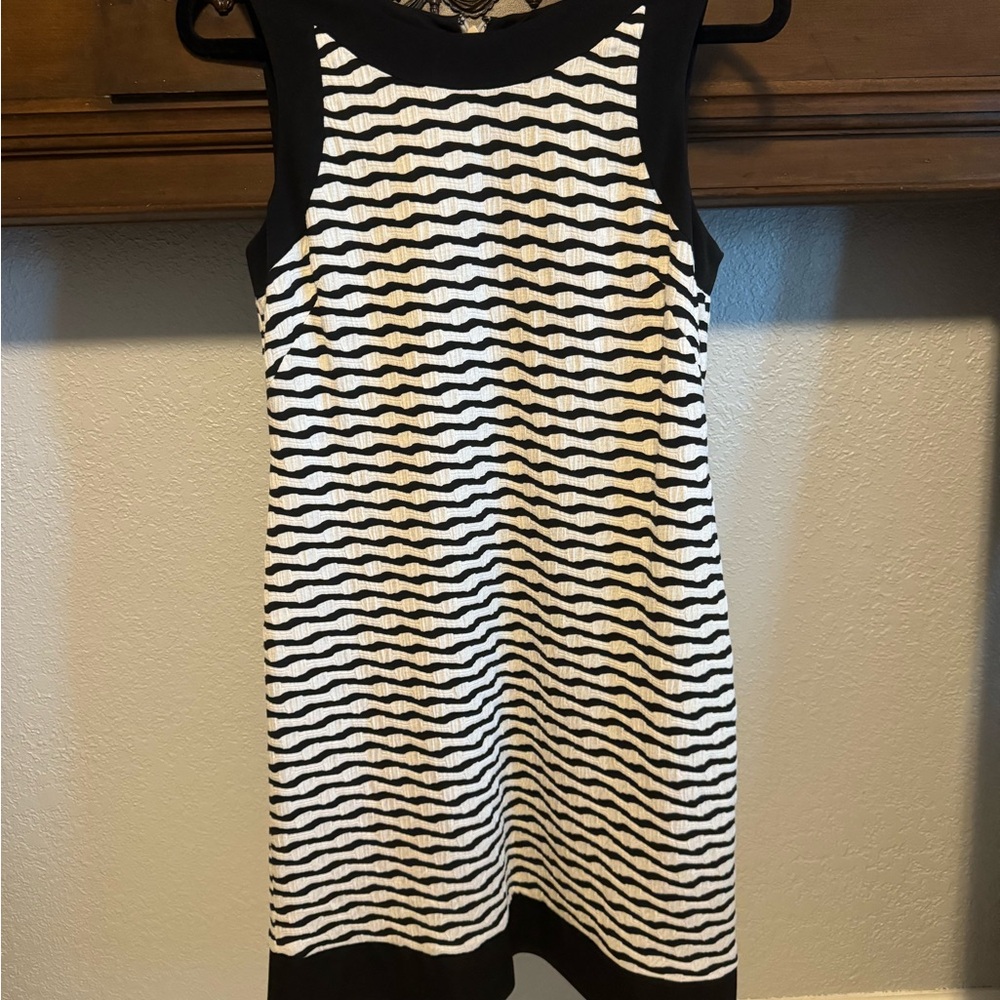 Robe Jessica Howard - Imprimé Floral Noir Blanc Vert - Taille 10P (Petites) - Occasion Très Bon état
